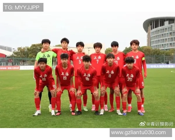 上海足球队在足球团队协作排行榜中荣获第九名展现团队精神与实力
